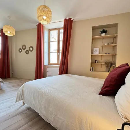 Le Nid Du Clocher Apartment *